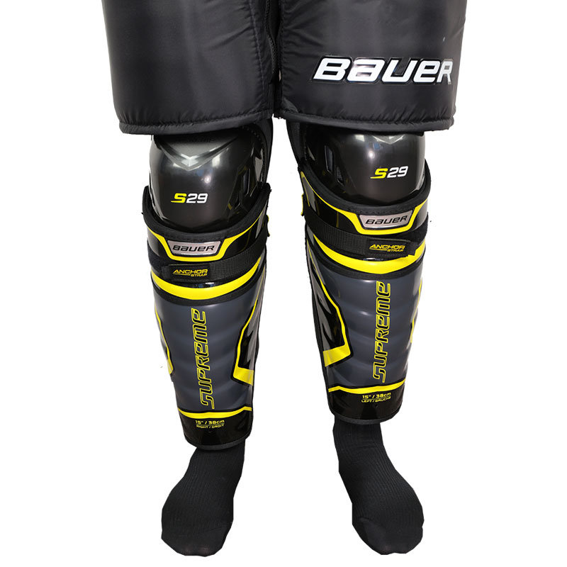 Černo-žlutý hokejový chránič holení - senior Bauer - velikost 17&amp;quot;