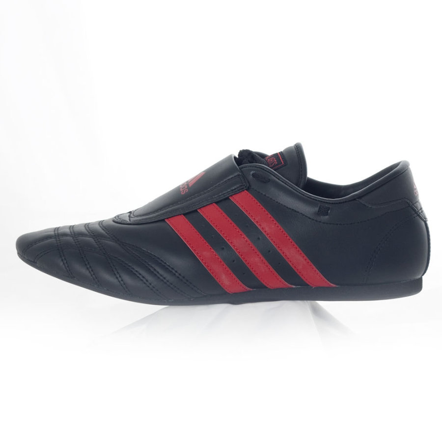 Černá sálová obuv Adidas - velikost 45 1/3 EU