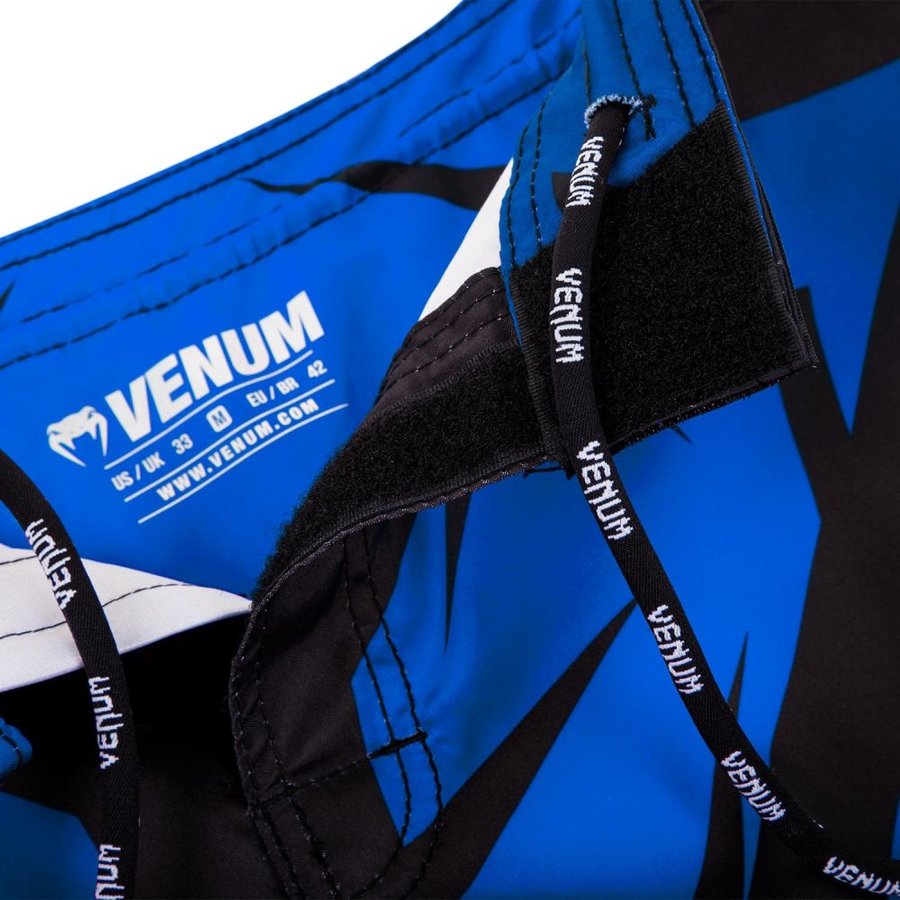 Černo-modré MMA kraťasy Venum - velikost S