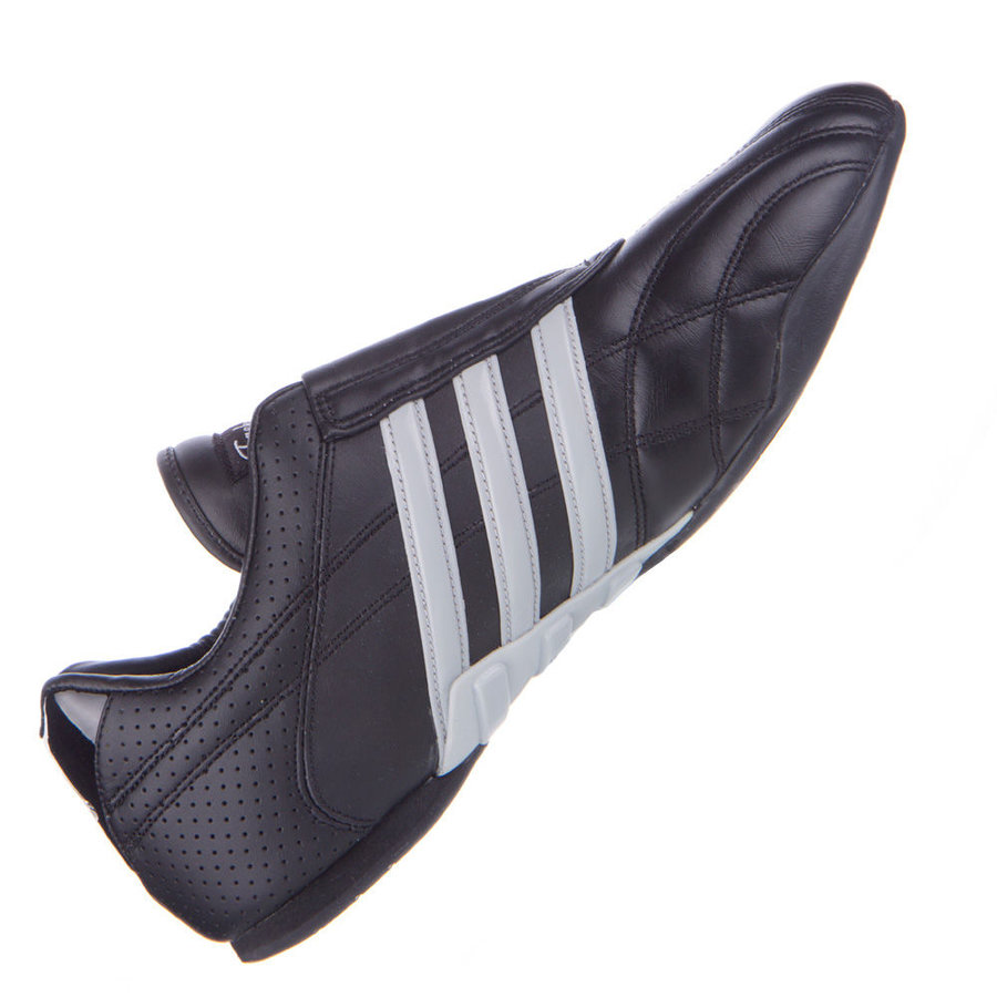 Černá sálová obuv Adidas - velikost 46 EU