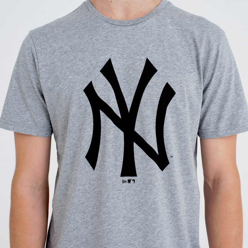 Šedé pánské tričko s krátkým rukávem &amp;quot;New York Yankees&amp;quot;, New Era - velikost M