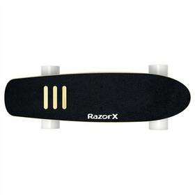 Černý elektro skateboard Razor