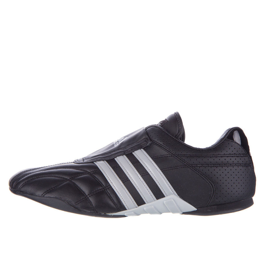 Černá sálová obuv Adidas - velikost 40 EU