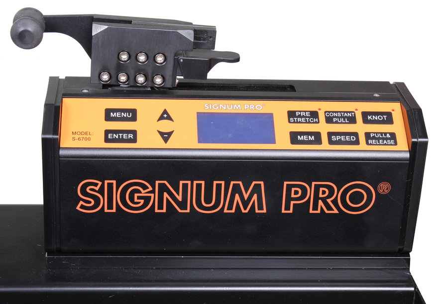 Černý elektronický vyplétací stroj Signum Pro