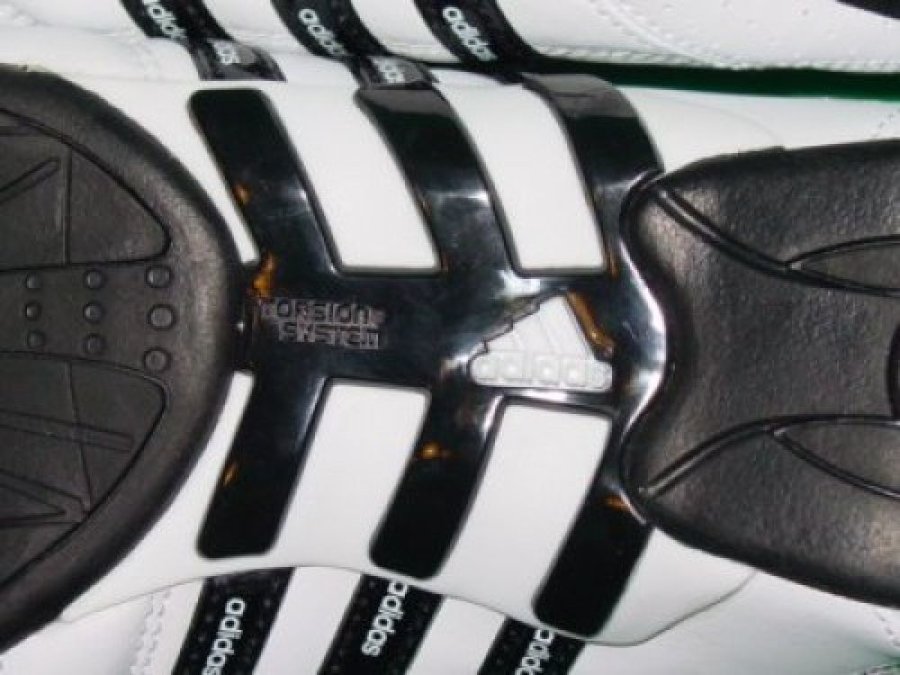 Bílá sálová obuv Adidas - velikost 43 1/3 EU